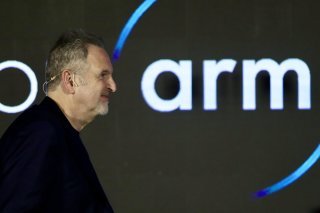 Le champion britannique des microprocesseurs, entreprise dirigée par Rene Haas, espère lever entre 4,5 et 5,2 milliards de dollars (entre 3,97 et 4,58 milliards de francs) (archives).